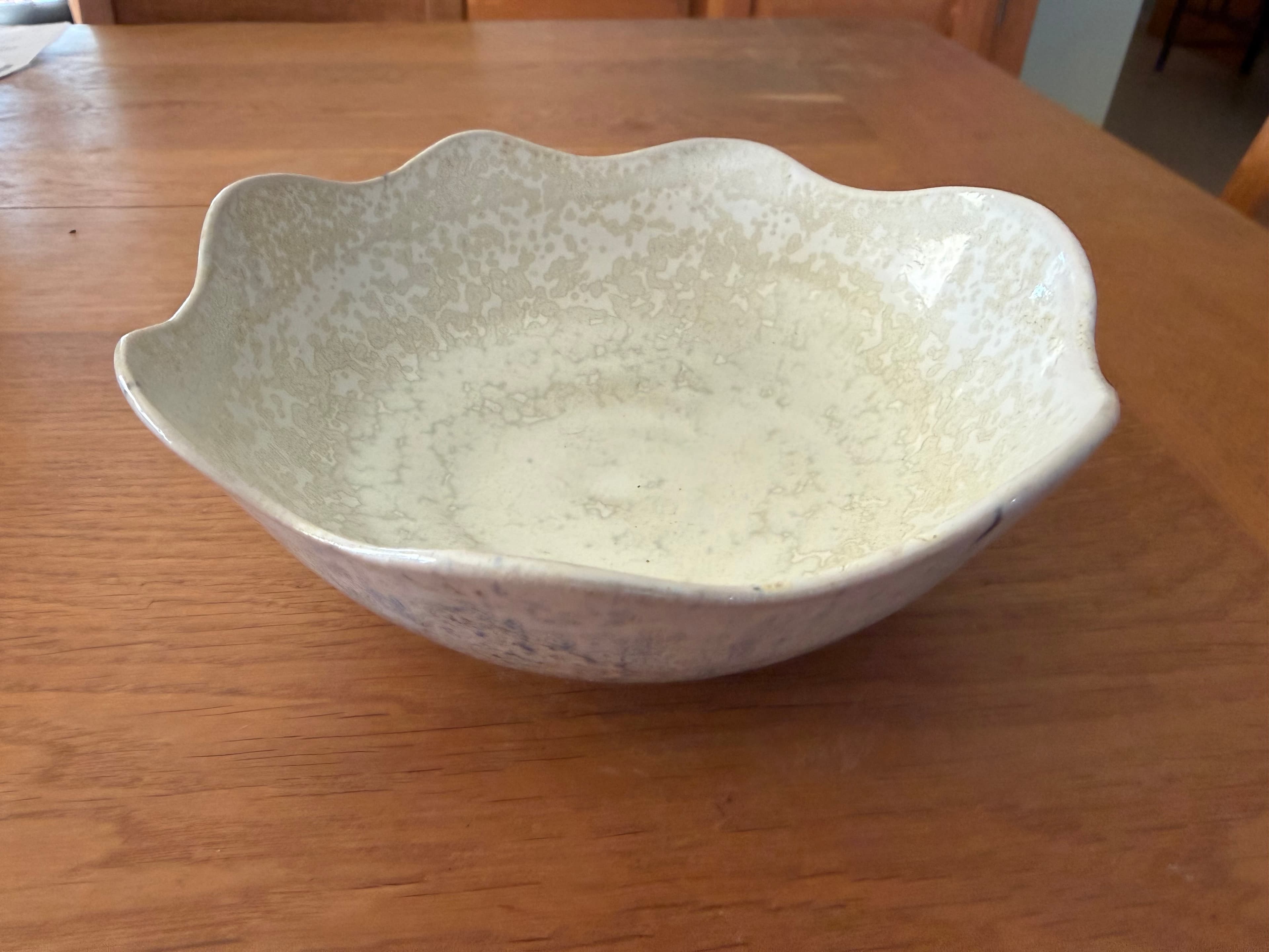 Bol festonné blanc moucheté